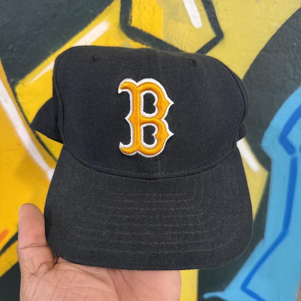 2000s Vintage UCLA BRUINS New Era Hat made USA from 100% wool 7 Yellow